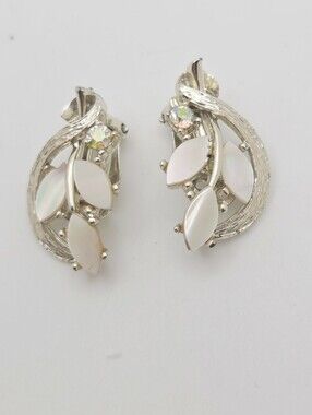 Earrings Vintage Mother of Pearl Clip On Minimalist Cream Wall Art Pair by